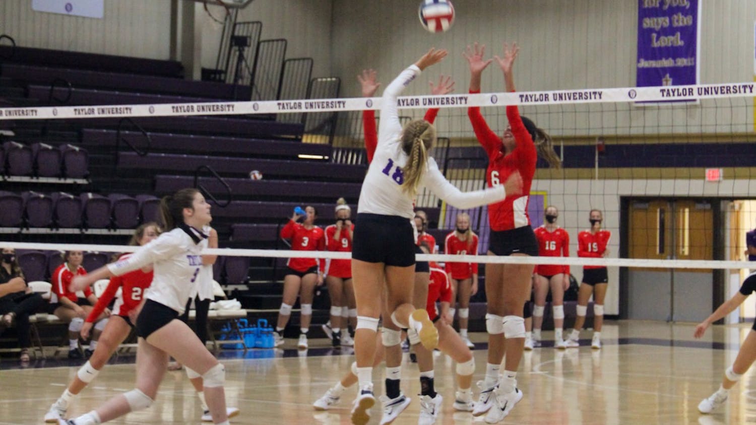 Taylor volleyball lost to Grace but defeated Huntington last week