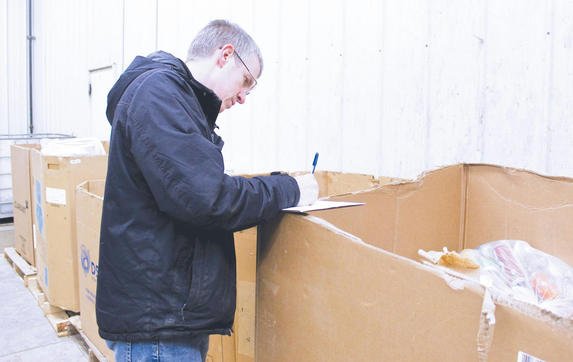 Phil Grabowski collects weekly data on recycling PRINT_.jpg