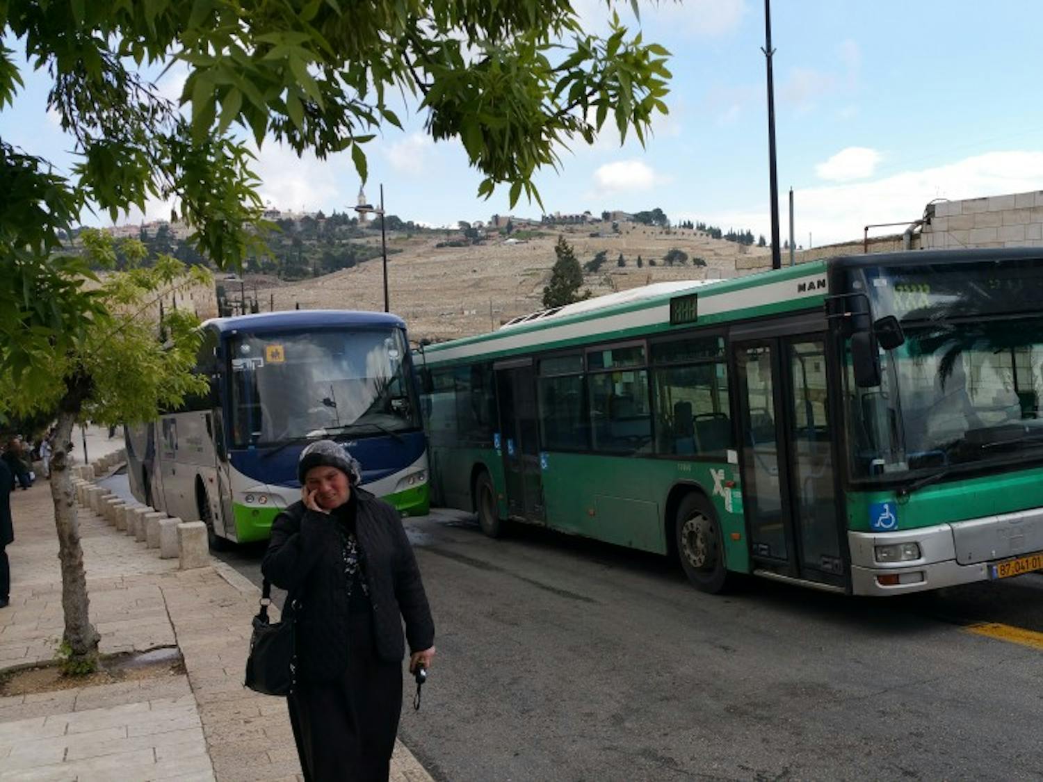 Jerusalem-bus-accid.-Crop-out-lady-please.jpg