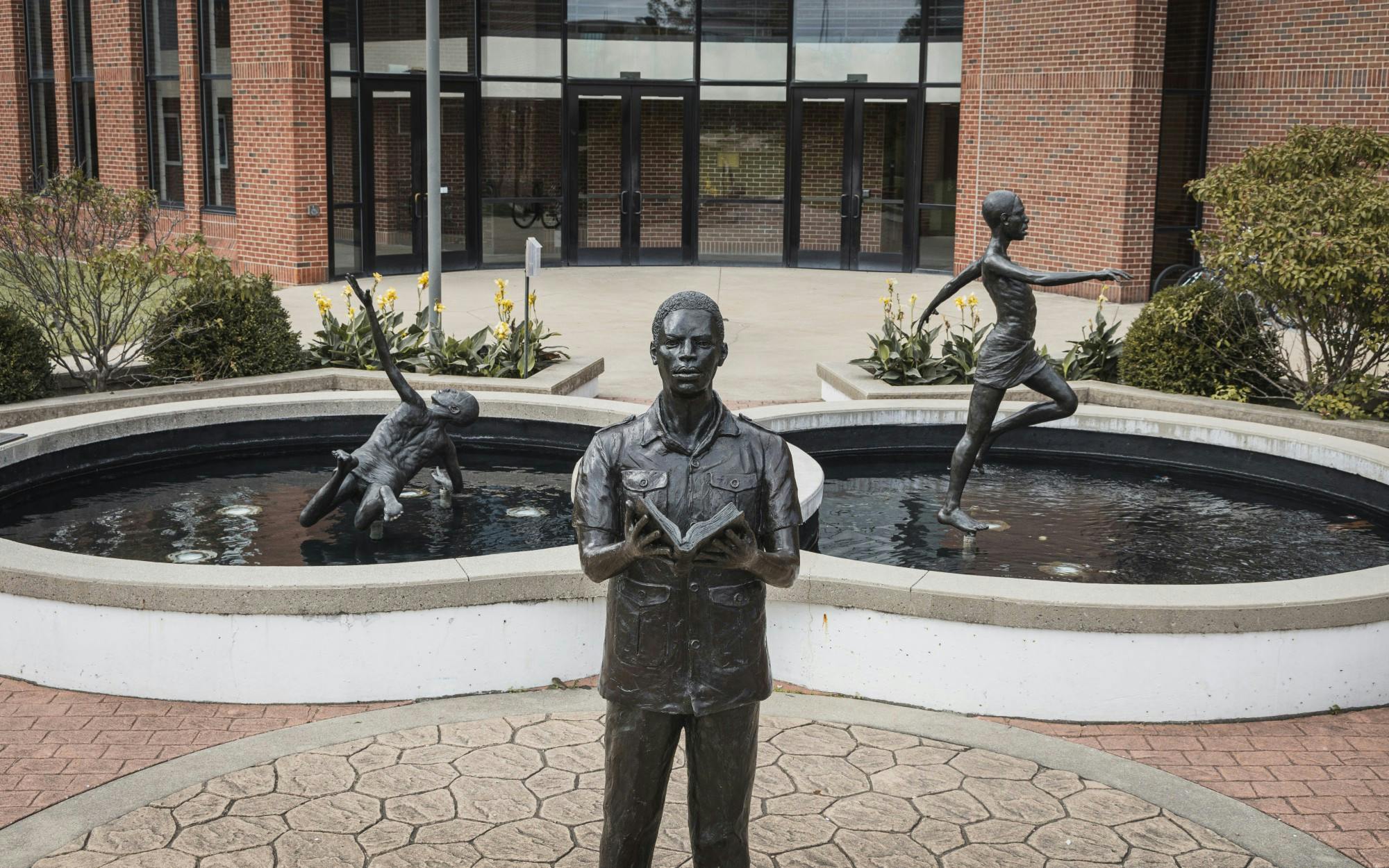 Sammy Statues (Tepper) .jpg