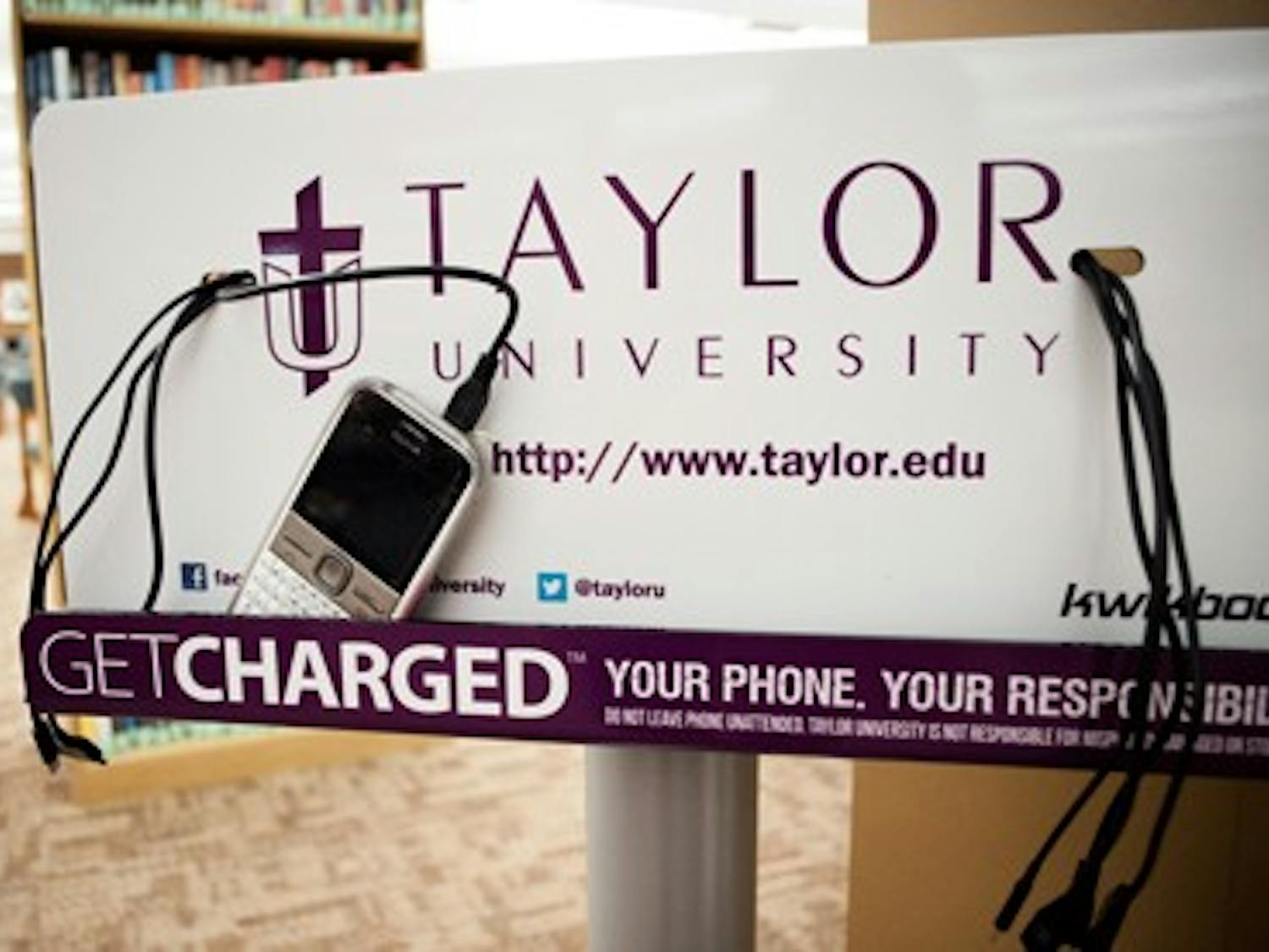 librarycellcharger.jpg