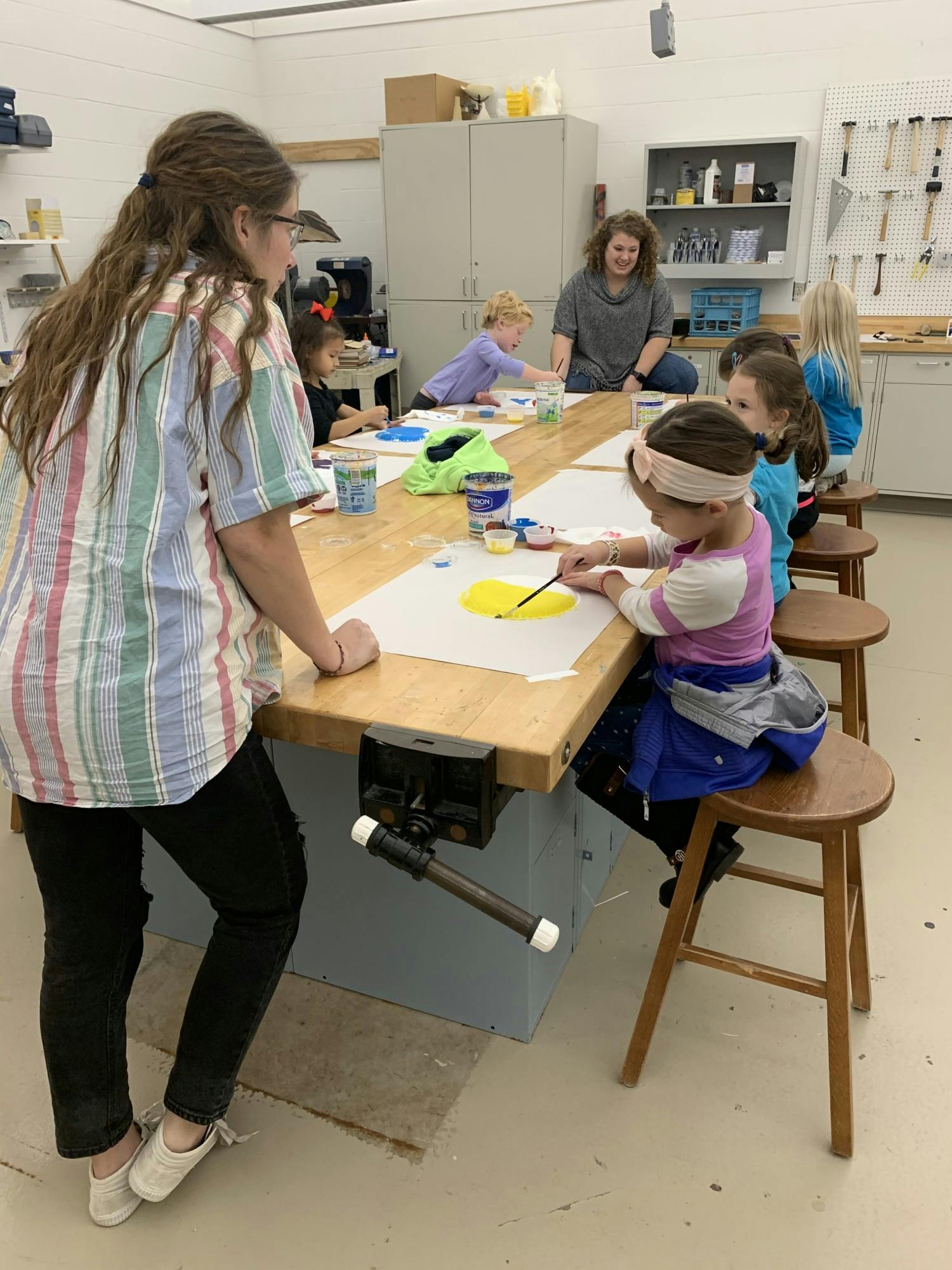 Junior Bronte Fry and seniors Josie Starkey and Mallory Tyree led the kindergarten after school group.