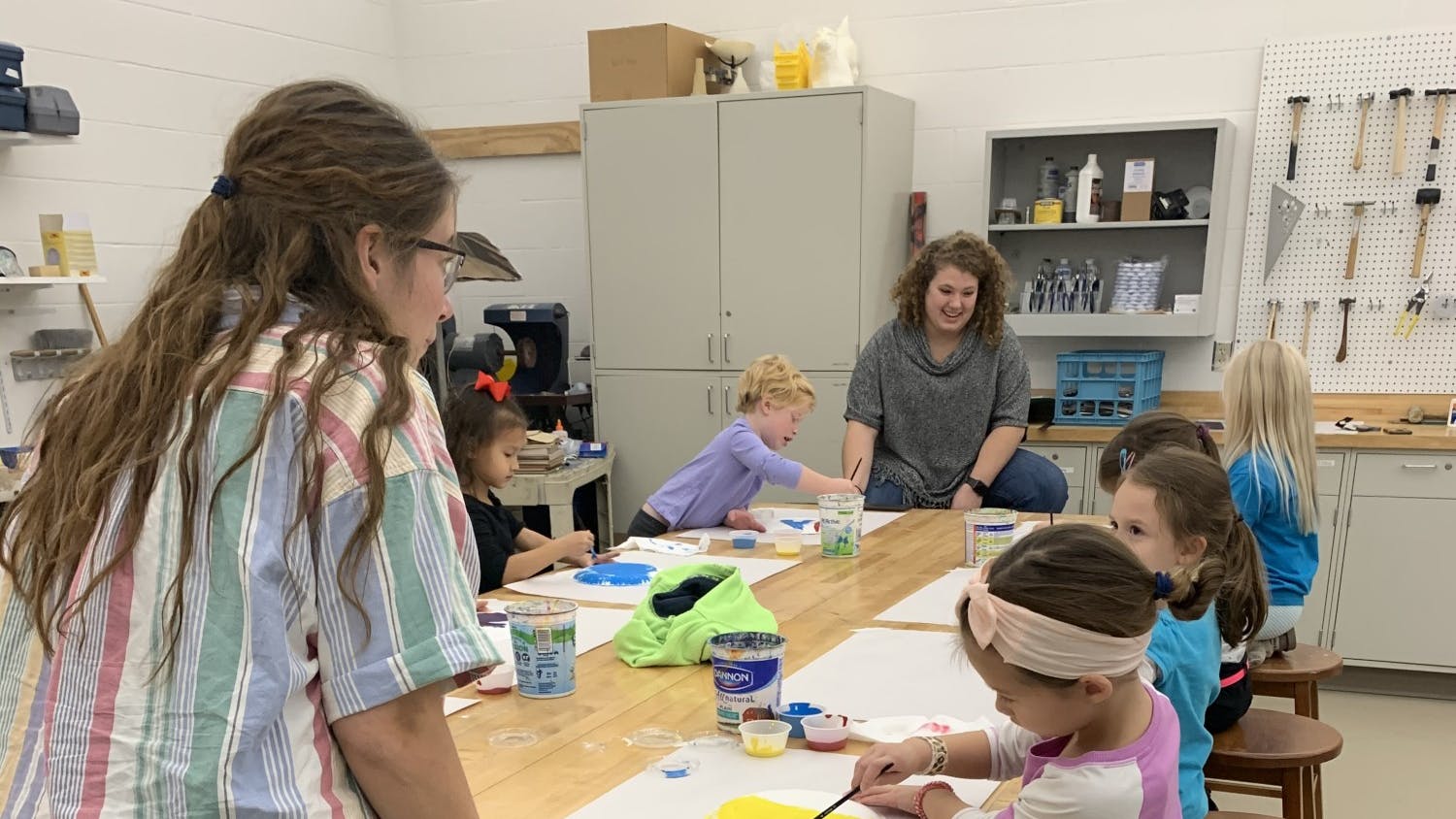 Junior Bronte Fry and seniors Josie Starkey and Mallory Tyree led the kindergarten after school group.