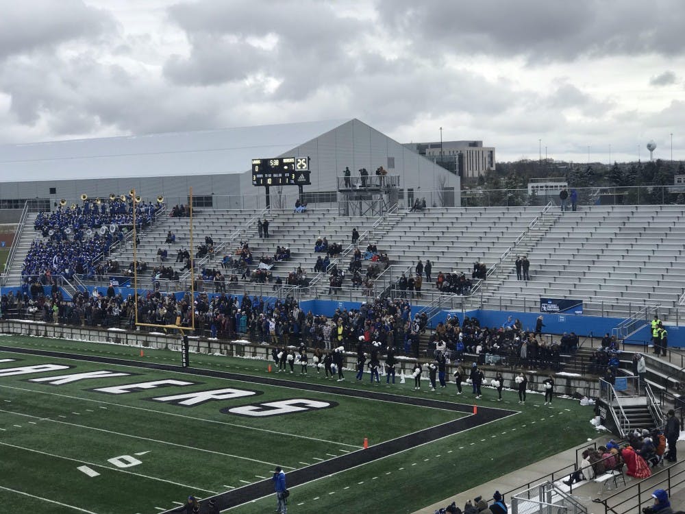 empty-stands-photo