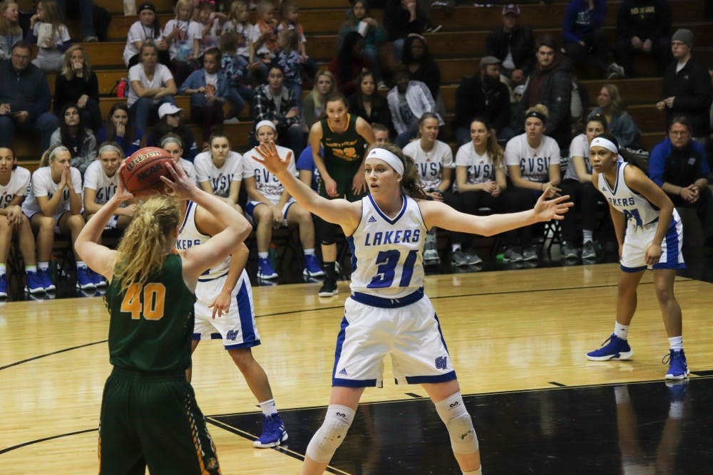 women-s-basketball-gvsu-vs-northern-michigan-2019-rgb-1-of-1-10