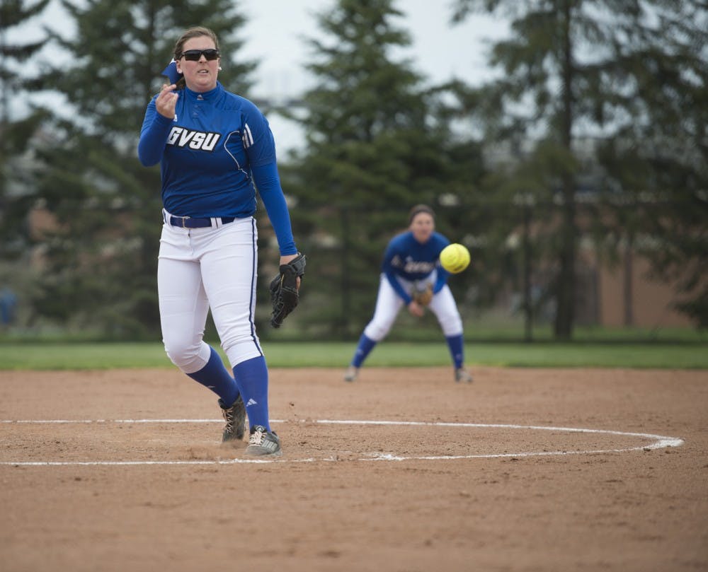 27327_softball_rgb_02o