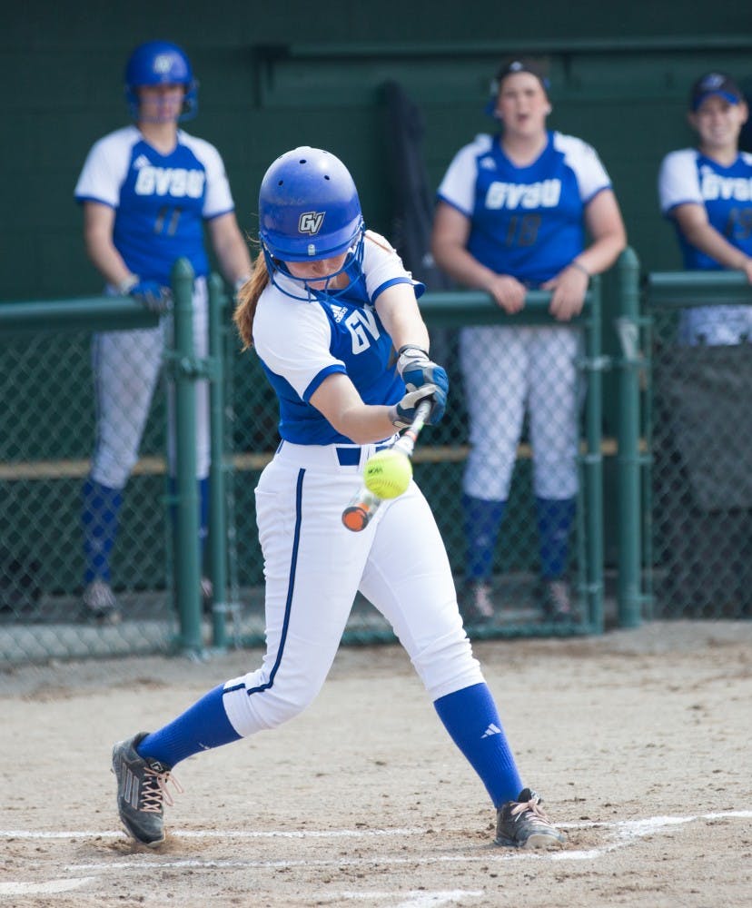 27596_wsoftballvswayne_rgb_10o