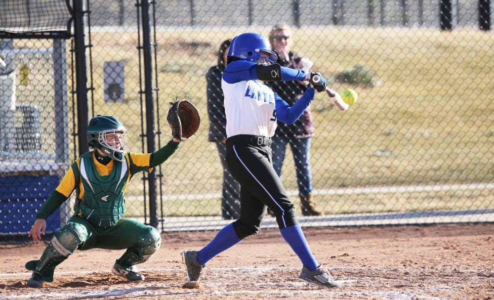wsoftballvswaynestate_rgb_09