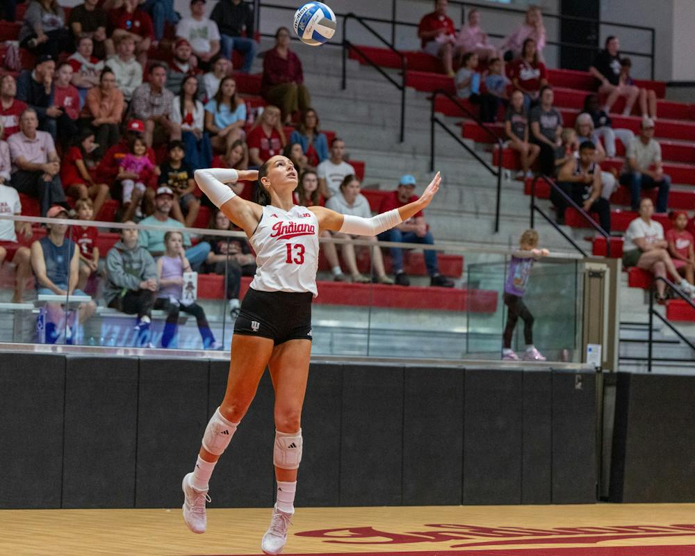 Avry Tatum serves during Indiana's win over Maryland on Sept. 26, 2026. (HN photo/Lindsey Soet)