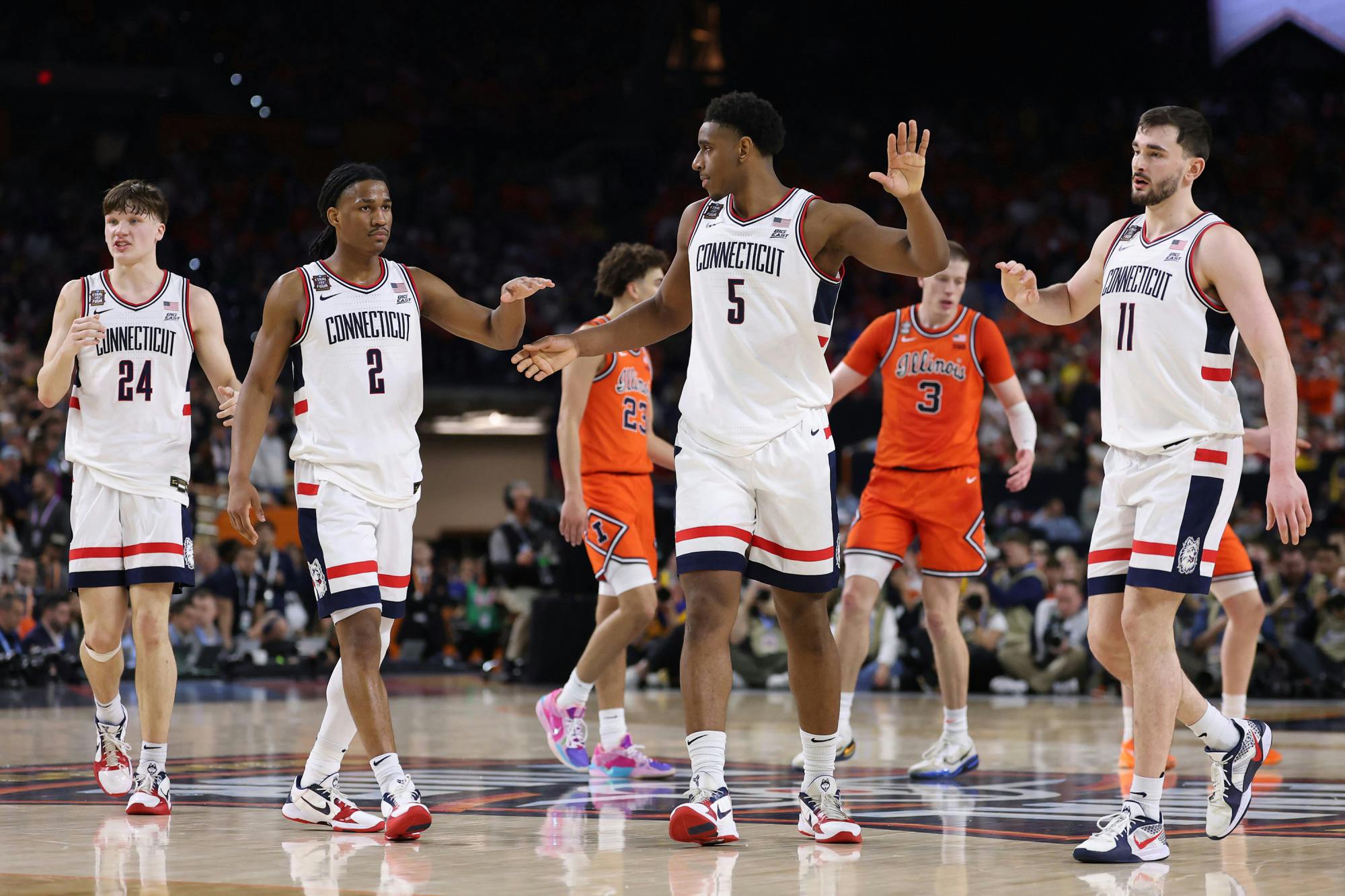 SPORTS-BKC-ILLINOIS-UCONN-GET