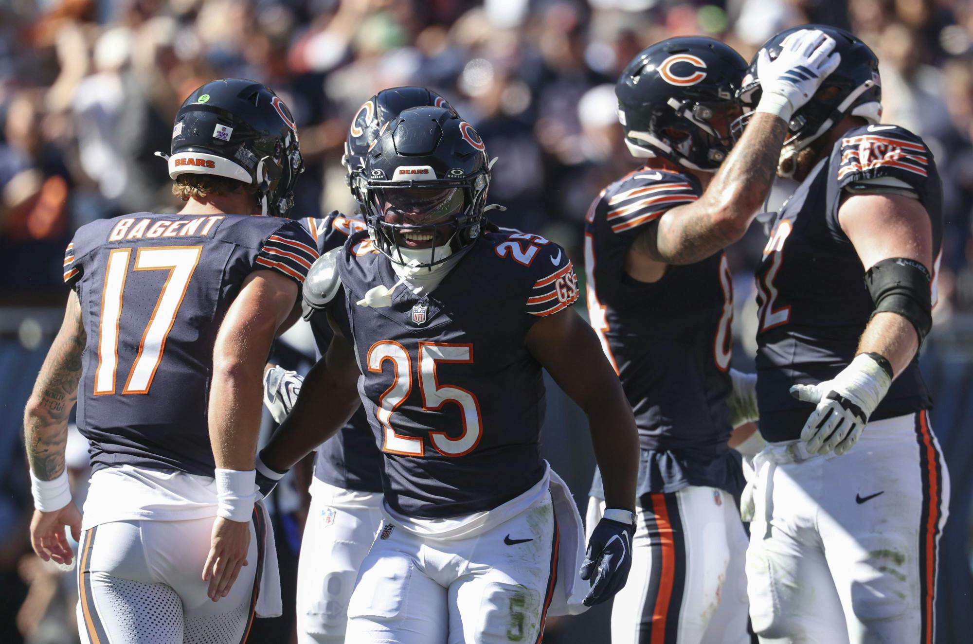 SPORTS-CHICAGO-BEARS-RELISH-THEIR-THOROUGH-1-TB.jpg