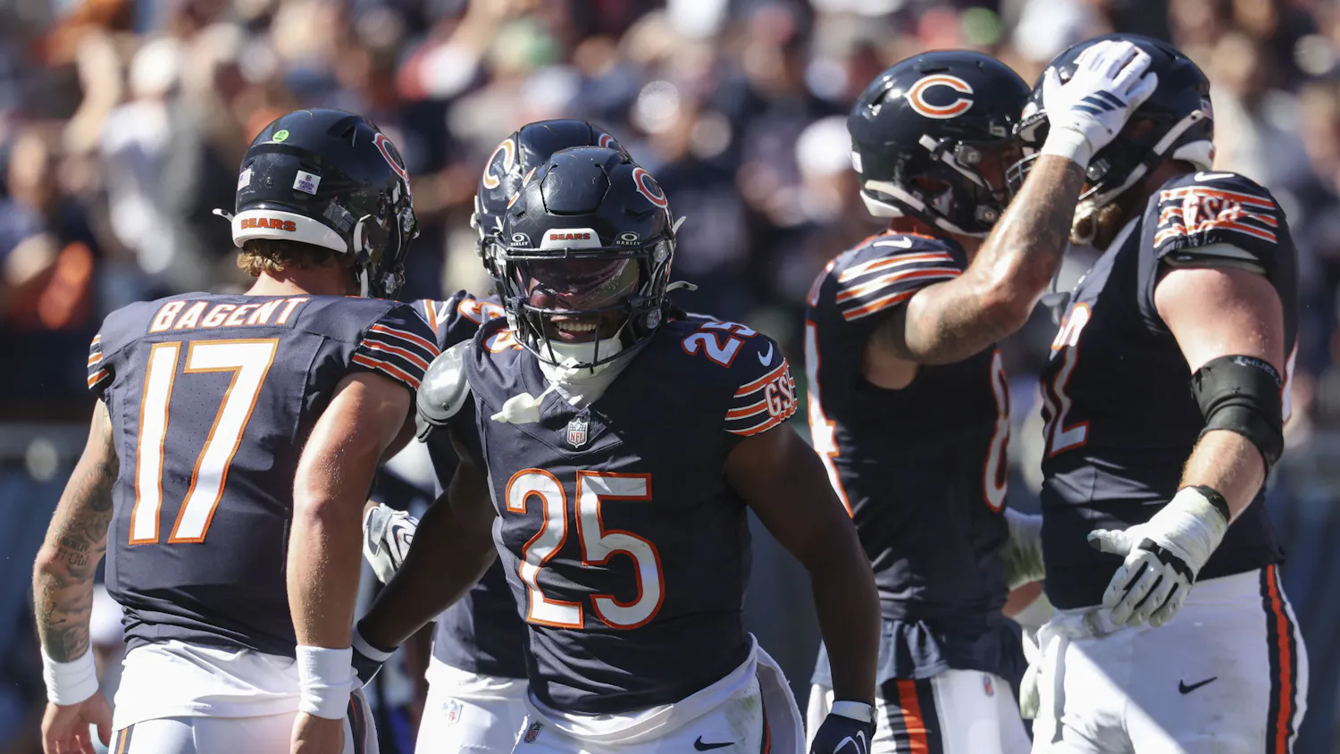 SPORTS-CHICAGO-BEARS-RELISH-THEIR-THOROUGH-1-TB.jpg