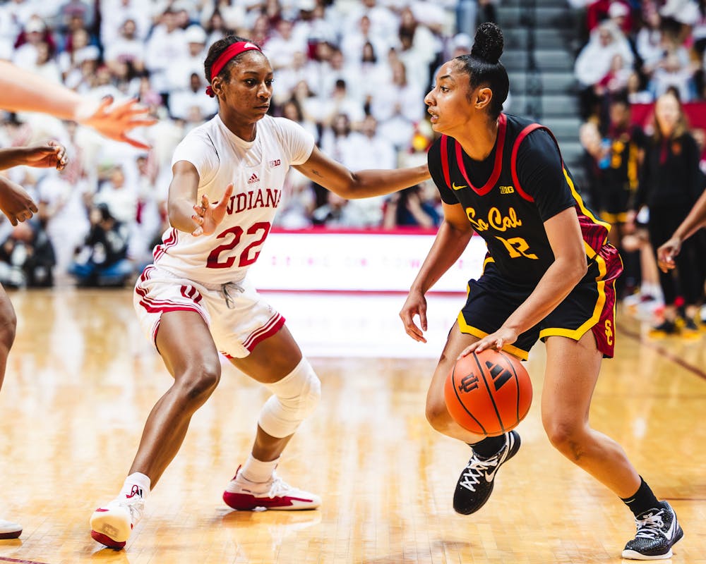 Guard Chloe Moore-Mcneil defends USC's JuJu Watkins in Indiana's loss on Jan. 19, 2025. (HN Photo/Kal Graybill)