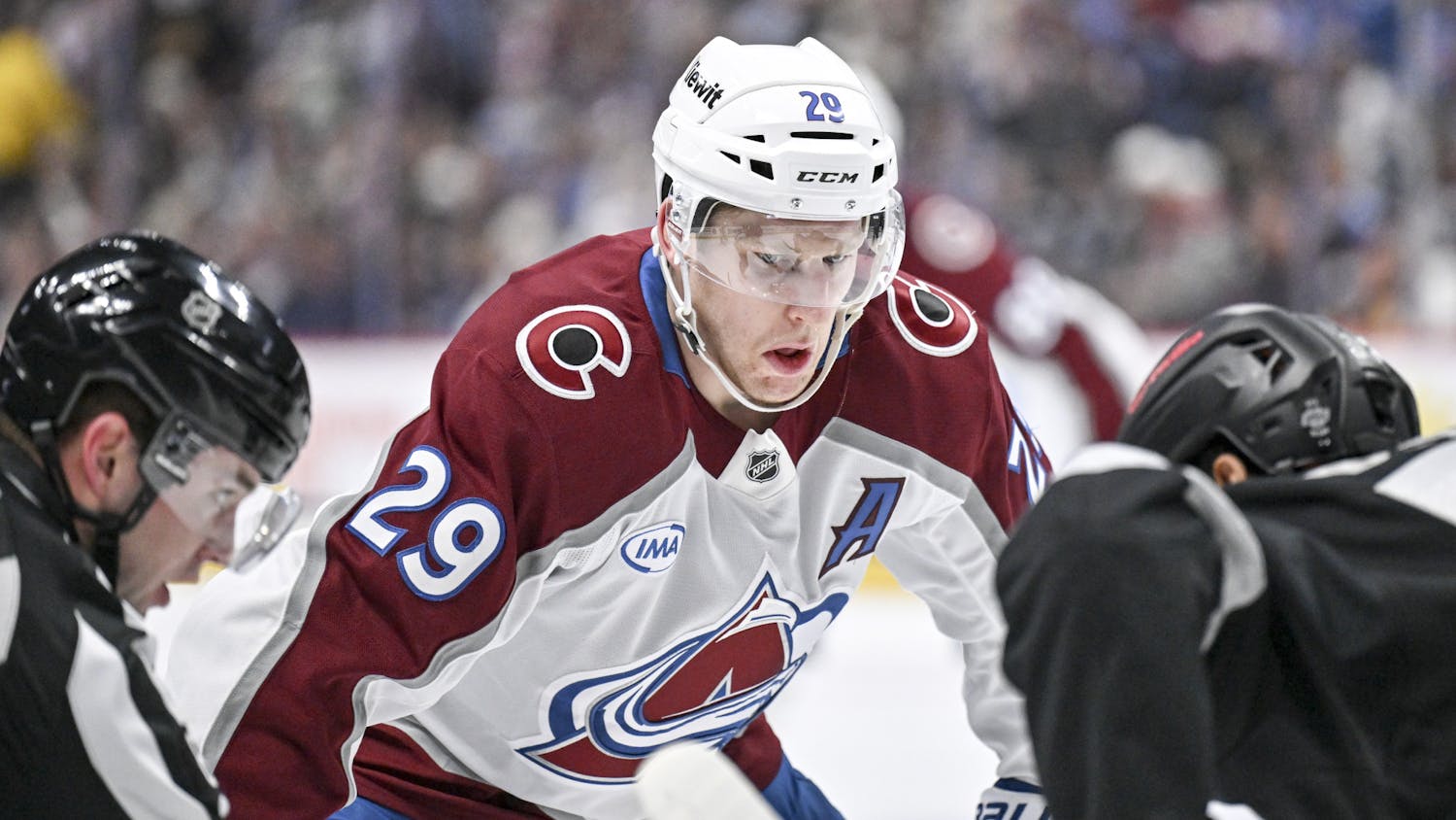SPORTS-AVALANCHE-STAR-NATHAN-MACKINNON-SCORES-1-DP.jpg