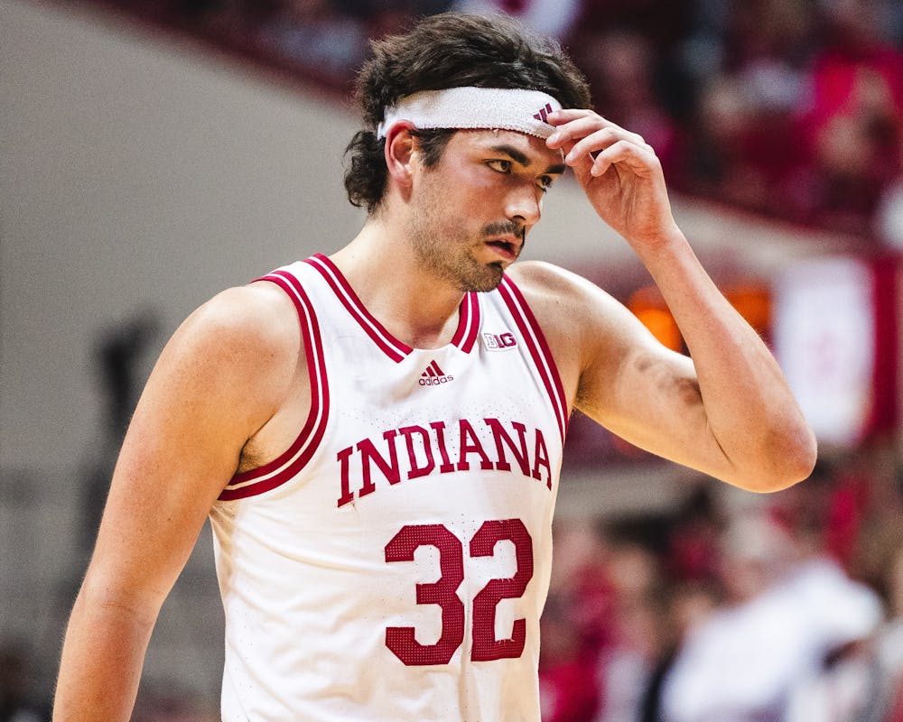 Trey Galloway adjusts his headband during Indiana's loss to Maryland on Jan. 26, 2025. (HN photo/Kallan Graybill)