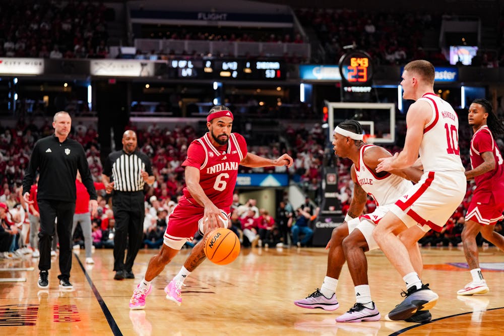 Tayton Conerway drives during Indiana's loss to Louisville on Dec. 6, 2025 at Gainbridge Arena in Indianapolis. (HN photo/Shrithik Karthik)