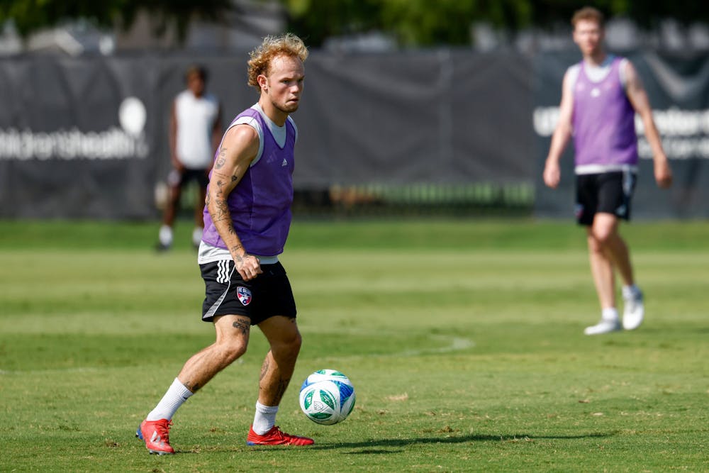 FC Dallas forward Sam Sarver handles the ball during a scrimmage at practice, Wednesday, Aug. 6, 2025, in Frisco. (Elías Valverde II/Tribune Content Agency)