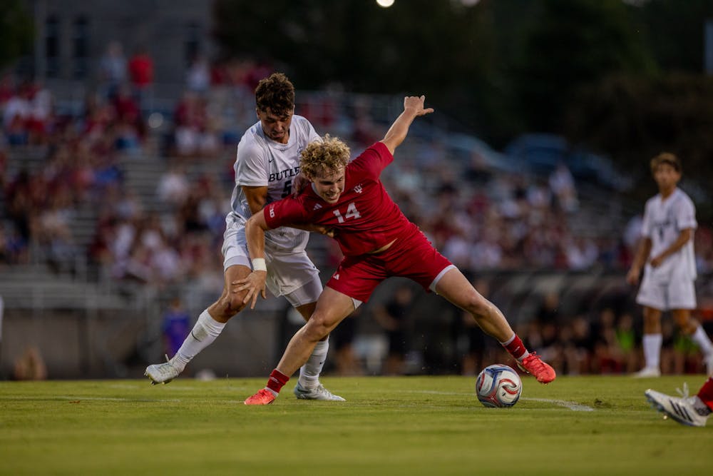 Easton Bogard battles for possession during Indiana's win over Butler on Aug. 27, 2026. (HN photo/Sophie Doyne)