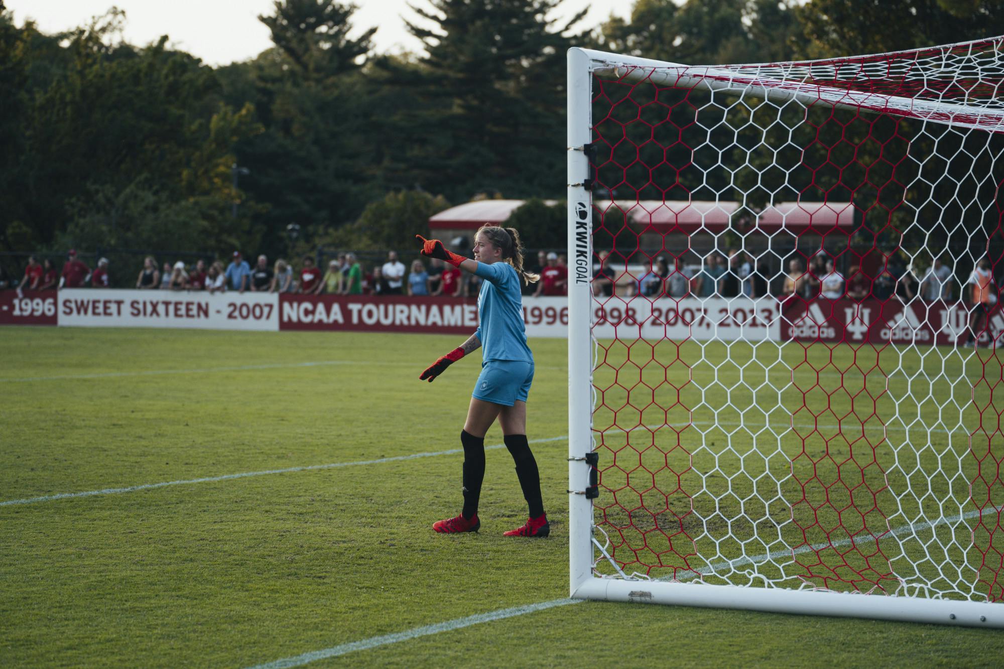 8-25 ball state_gerstenberg pointing.jpg