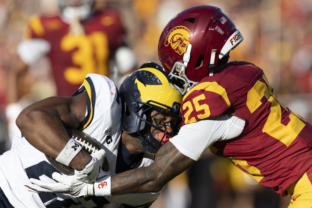 SPORTS-FBC-MICHIGAN-USC-3-LA