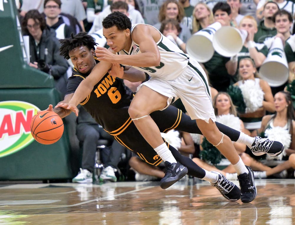 SPORTS-MICHIGAN-STATE-BLOWS-OUT-IOWA-4-DTN.jpg