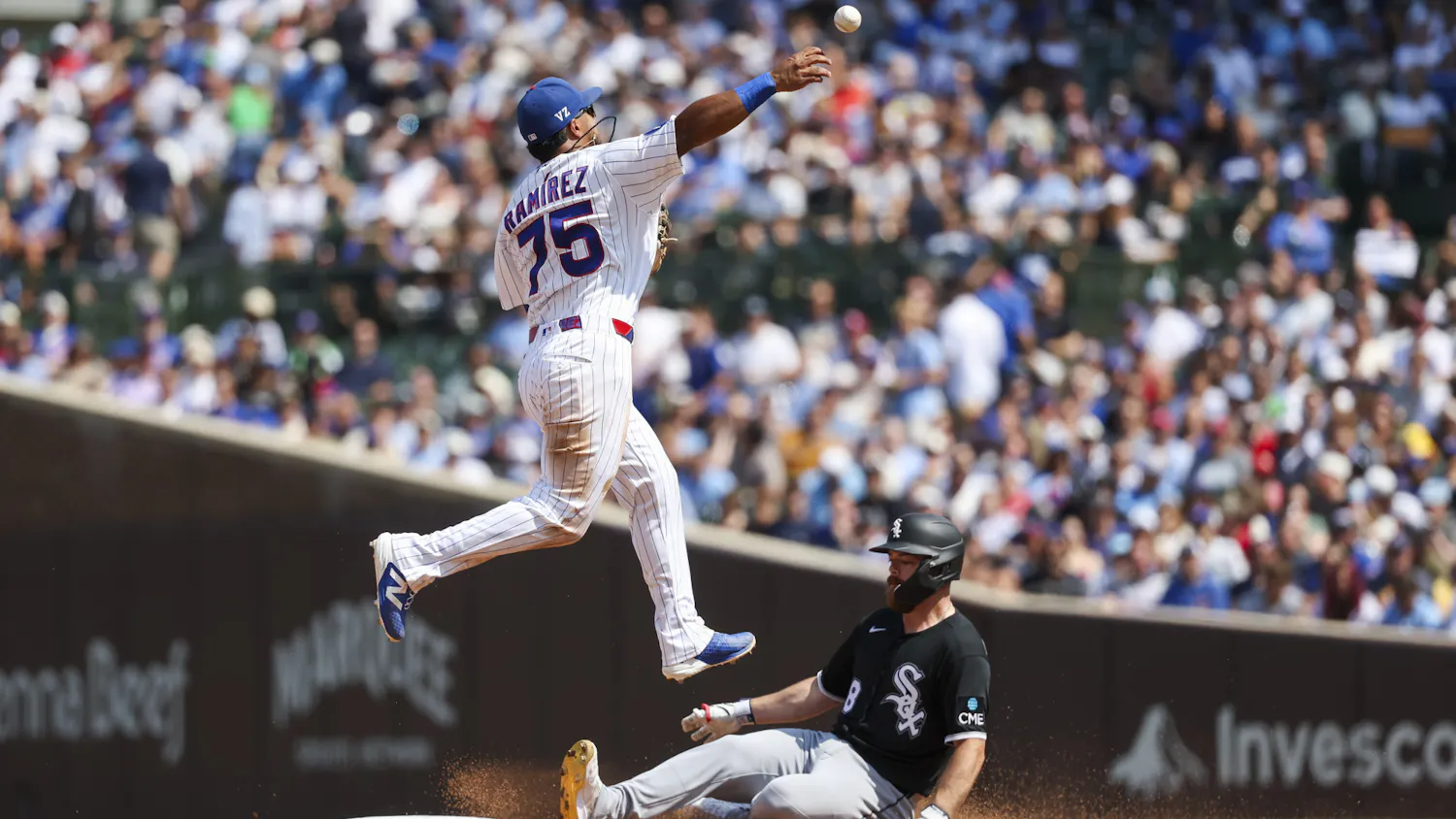 SPORTS-CITY-SERIES-PHOTOS-WHITE-SOX-1-TB.jpg