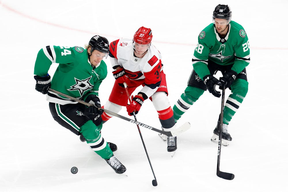 SPORTS-STARS-FORWARD-ROOPE-HINTZ-OUT-1-DA.jpg