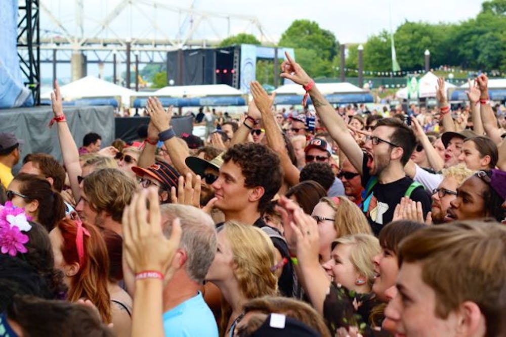 sharonjones-crowd-2-300x200