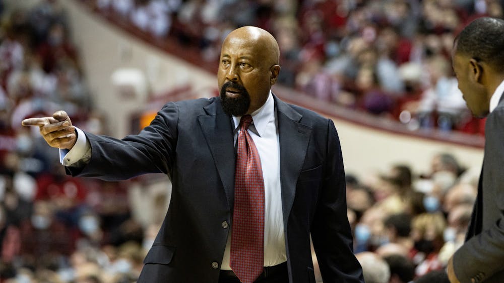 Indiana head coach Mike Woodson points towards the court against Ohio State on Jan. 6, 2022, at Simon Skjodt Assembly Hall. Indiana basketball assistant coach Dane Fife will not be returning for the 2022-23 season, per IU Athletics.