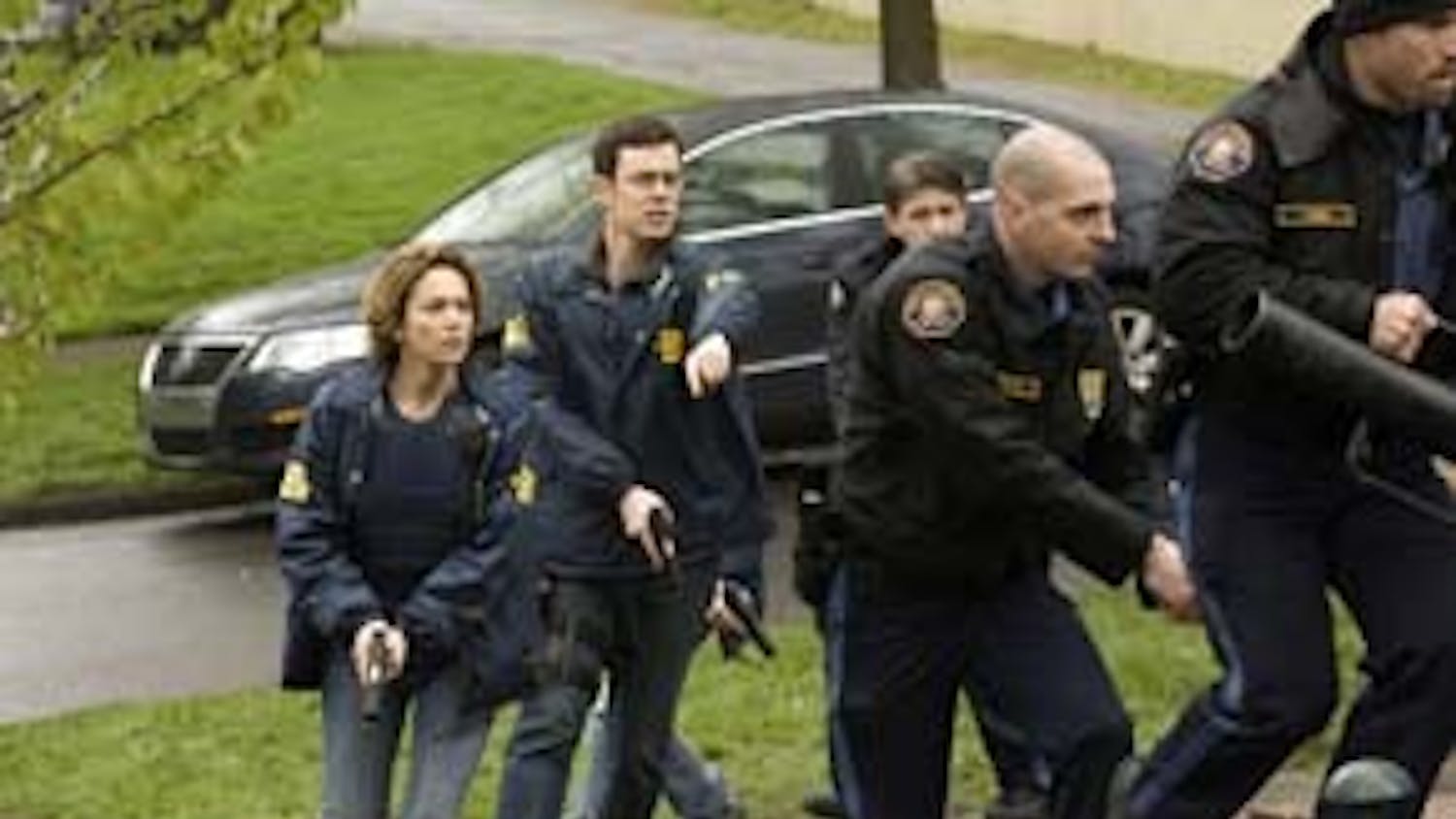 Diane Lane and Colin Hanks (center) star in Lakeshore Entertainment and Screen Gems' thriller UNTRACEABLE.