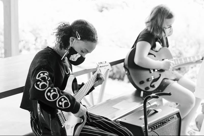 entgirlsrockreg040322 .jpg