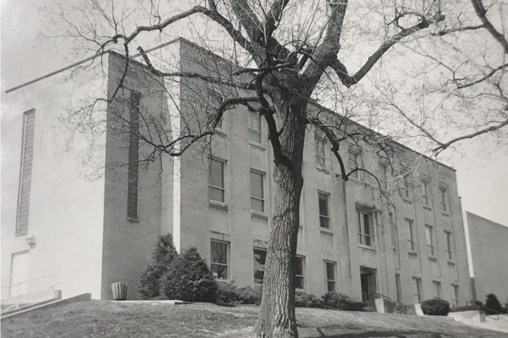 Kohr医院大楼是位于布鲁明顿的IU健康医院的一部分。委员会建议周三晚上将该建筑指定为历史街区
