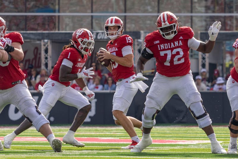 Richards’ Report Card: Mendoza shines, O-line struggles in Indiana’s win over Wisconsin