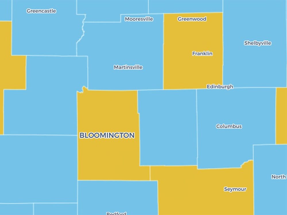印第安纳州学生日报的COVID-19地图用黄色标出了布卢明顿。门罗县的COVID-19咨询级别本周从蓝色改为黄色，表明每10万居民的病例增加，阳性率更高。