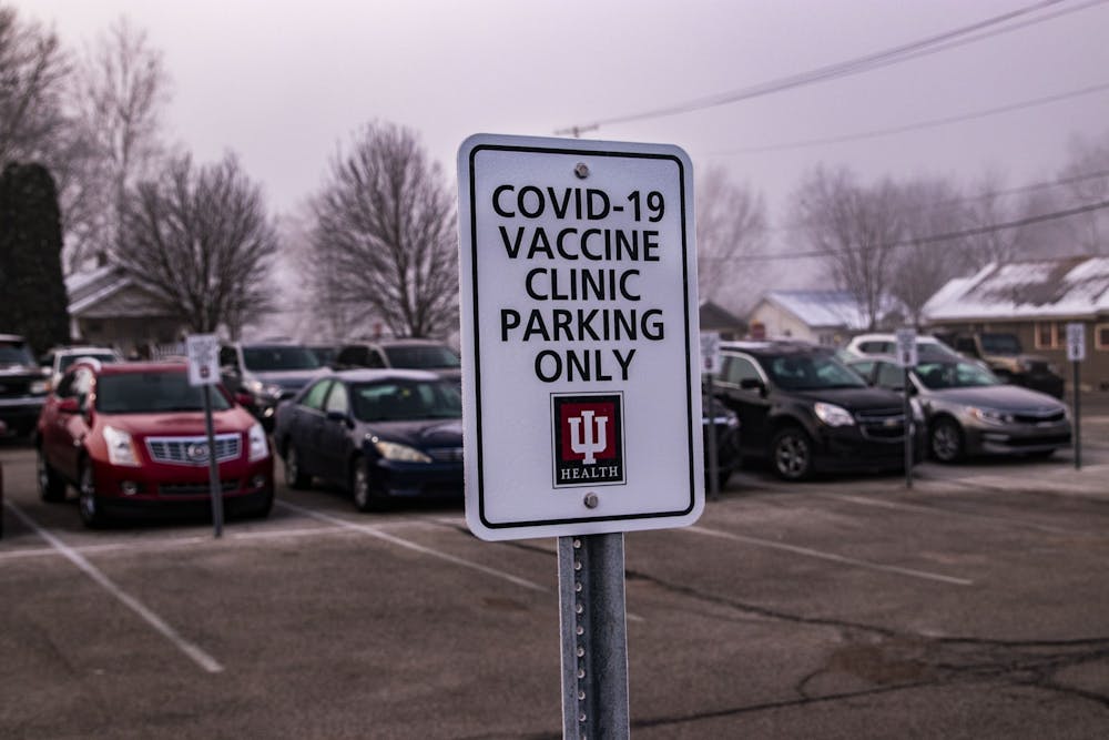 <p>标志在员工保健服务建设中的Covid-19疫苗接种现场发布。即使学生有资格在周三注册，学生将能够在Simon Skojdt集会大厅报名参加Simon Skojdt集会大厅的疫苗接种约会。</ p>