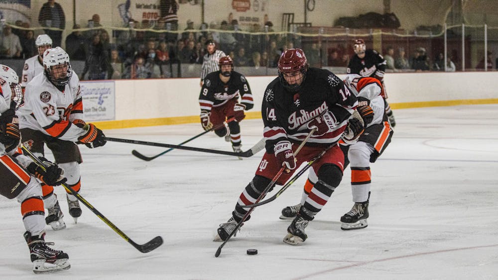 Freshman forward Matt Spears controls the puck during a match against Bowling Green State University Oct. 15, 2022, at the Frank Southern Ice Arena.﻿ Indiana club hockey finished 15th in the ACHA D2 Men&#x27;s Standings this past season.
