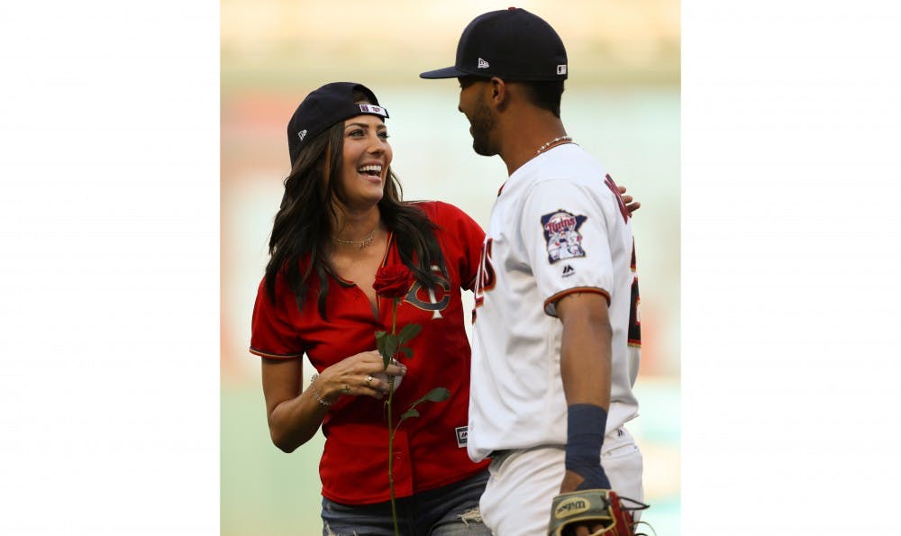 SPORTS-BBA-ROYALS-TWINS-3-MS
