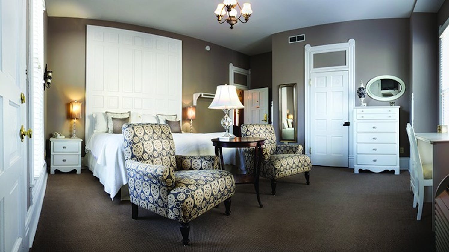 Each room at Grant Street Inn offers unique and elegant furnishings.
