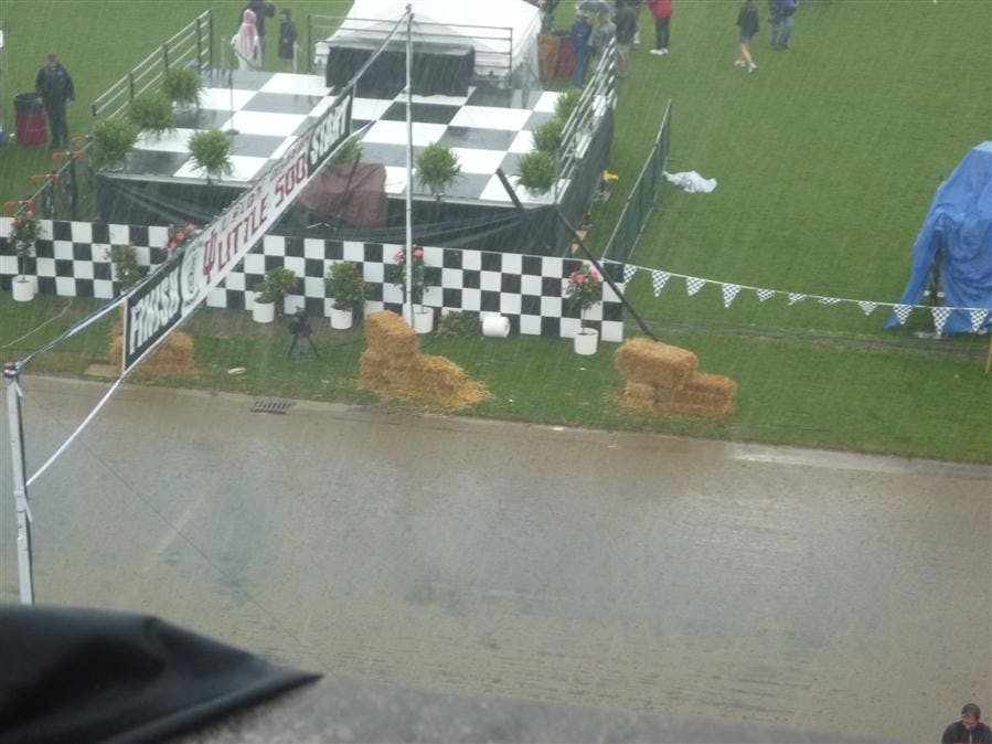 2010 Men's Little 500 suspended at lap 104