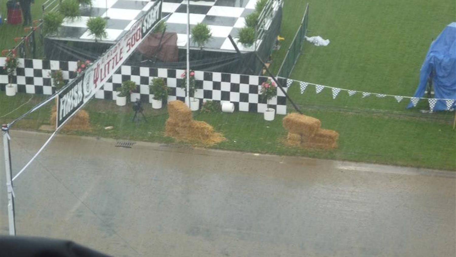 2010 Men's Little 500 suspended at lap 104