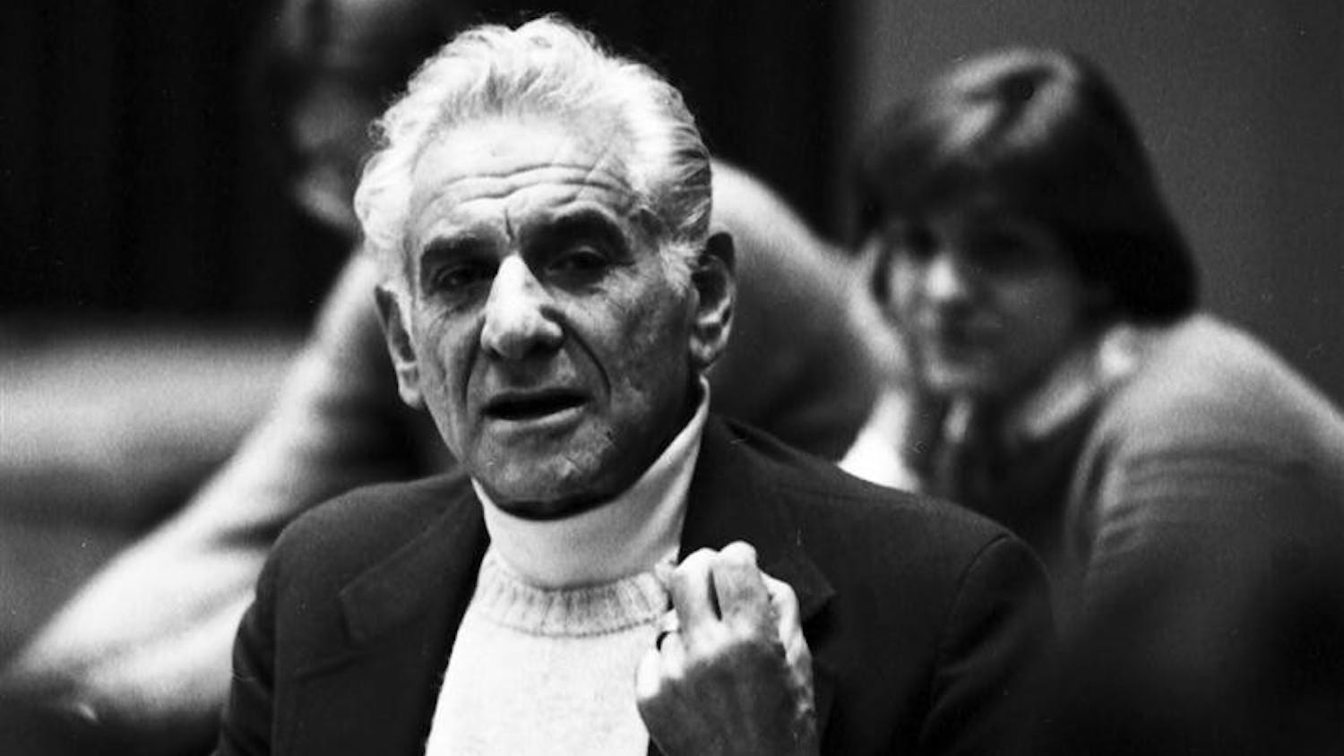 Leonard Bernstein directs IU students in 1982.