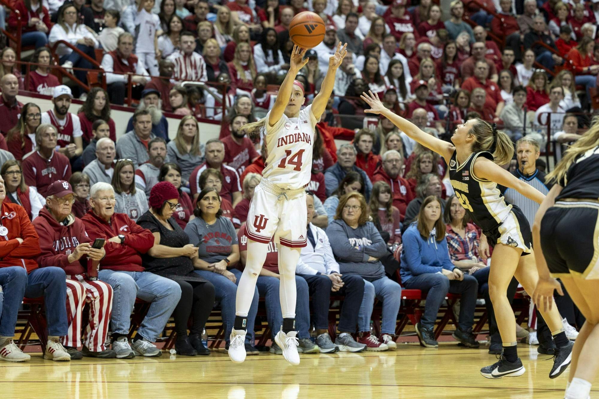 No. 14 Indiana Women’s Basketball Defeats Wisconsin 68-54, Scalia Sets ...