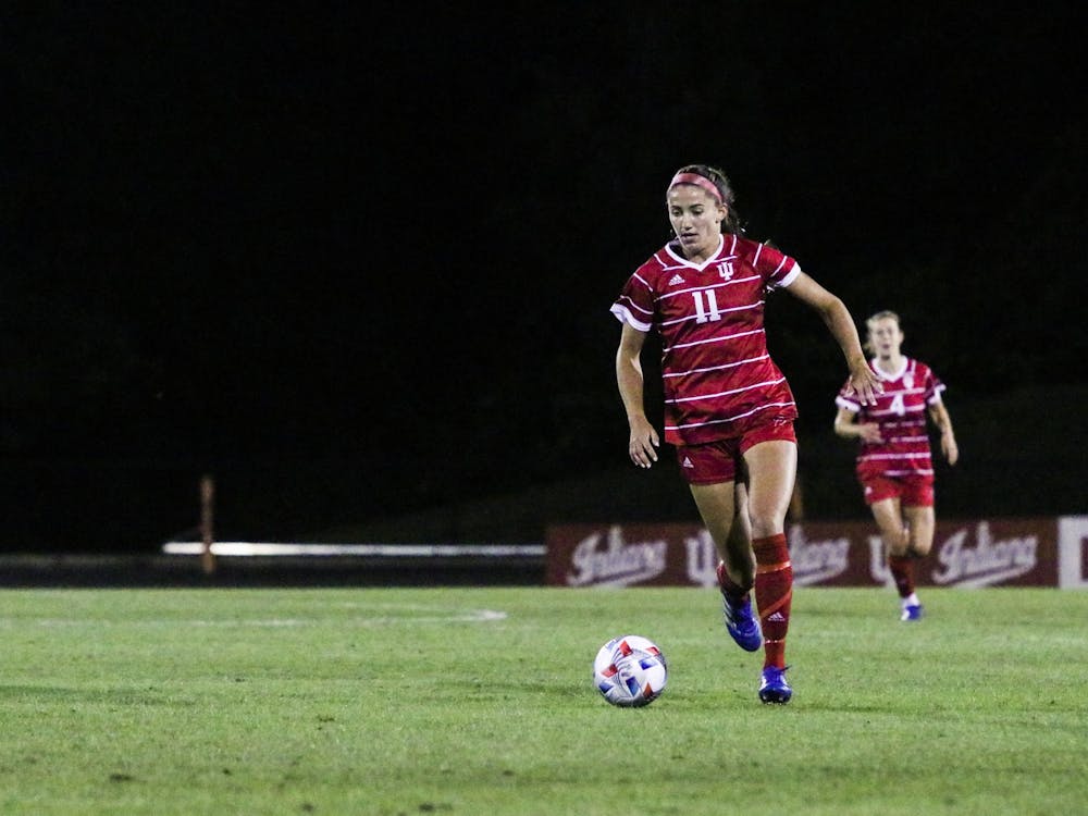 Then-sophomore forward Anna Bennett dribbles the ball down the field Sept. 23, 2021, in Bill Armstrong Stadium. The Hoosiers tied 2-2 in their game against Purdue on Oct. 16, 2022.