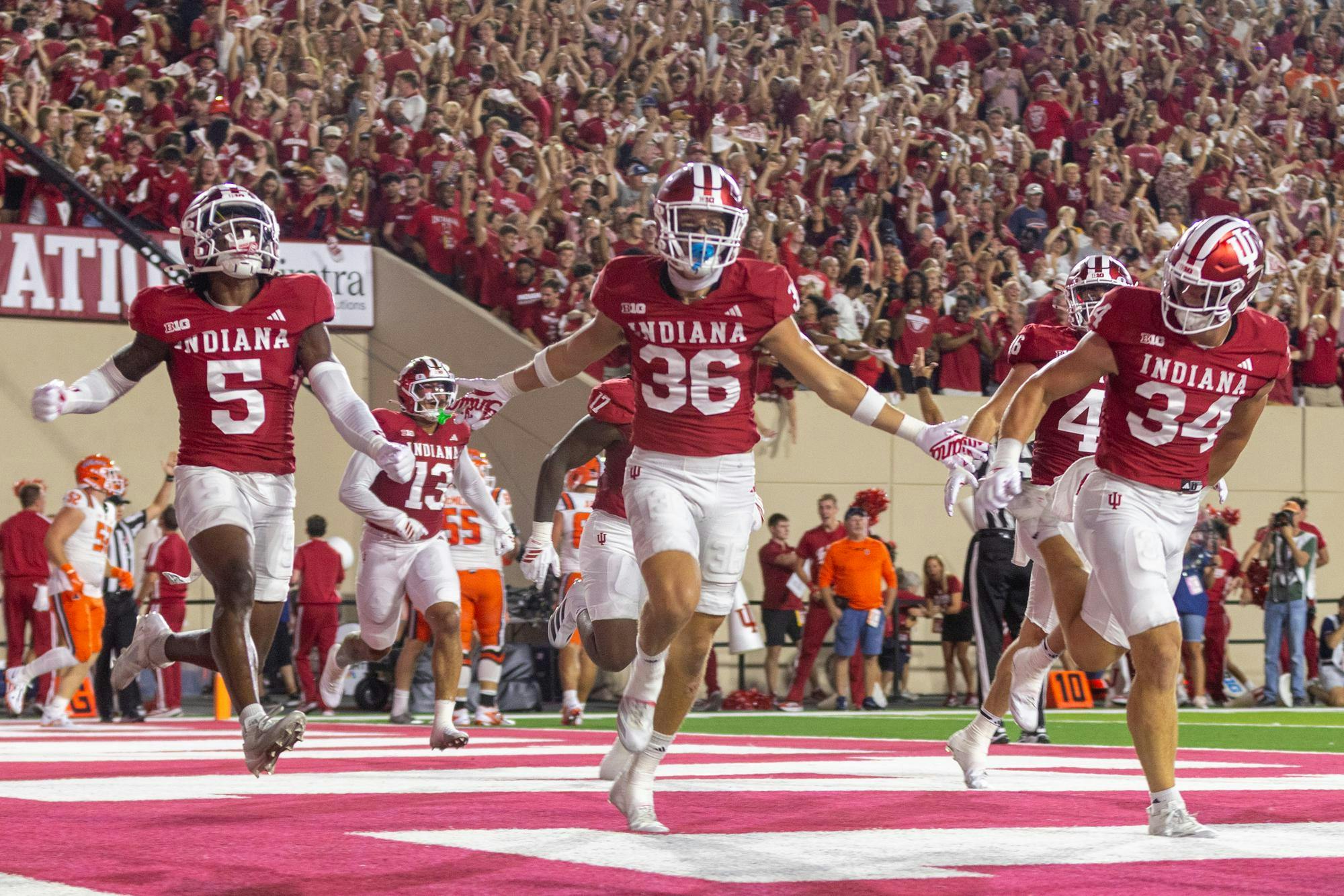 vifootball092125-11jpg