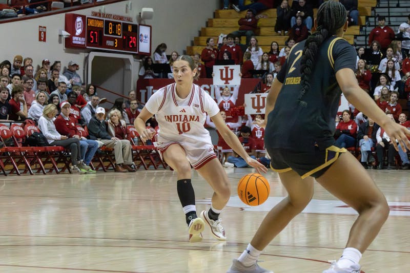 Indiana women’s basketball lets big lead slip, holds on to defeat Northwestern