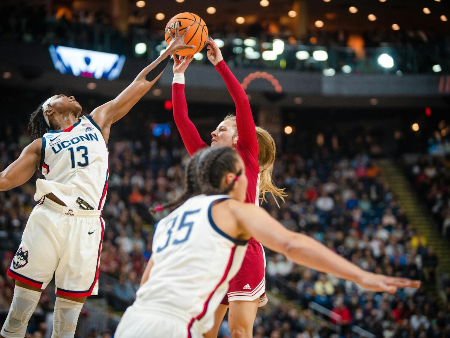 Indiana women’s basketball loses to UConn in Sweet Sixteen 75-58