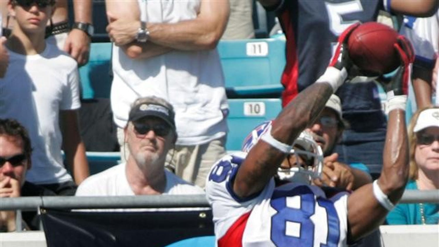 Buffalo Bills wide receiver James Hardy, right, catches the game-winning touchdown over Jacksonville Jaguars cornerback Rashean Mathis during an NFL fooball game on Sunday in Jacksonville, Fla. Buffalo won 20-16.