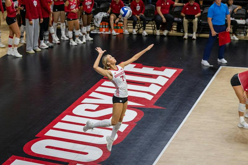 No. 21 Indiana volleyball can’t find answers for Kennedi Rogers, swept by No. 22 Tennessee