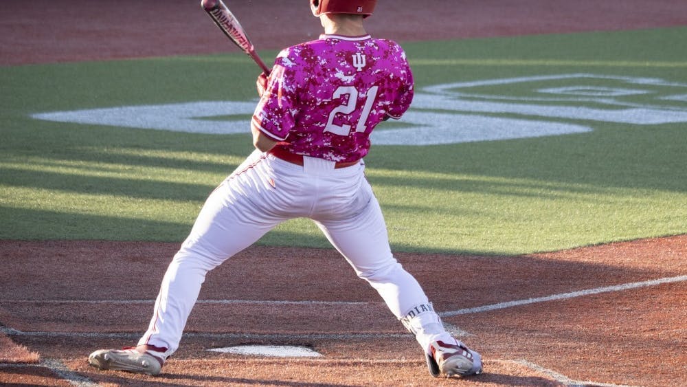 2019年4月16日，大二的外野手伊莱贾·邓纳姆在巴特·考夫曼球场避开了一场比赛。邓纳姆在2019年美国职业棒球大联盟（MLB）第40轮选秀中被匹兹堡海盗队选中，但选择不签约，而是回到了大学。