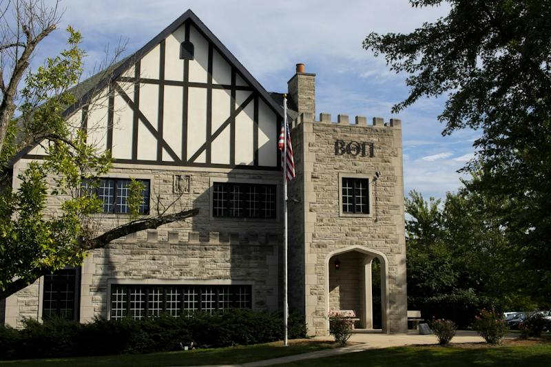 Beta Theta Pi chapter at IU suspended from recruitment, initiation